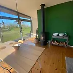 Designholzhaus mit Panoramablick in der Märkischen Schweiz Apartment