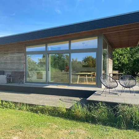 Designholzhaus mit Panoramablick in der Märkischen Schweiz Apartment